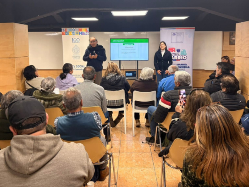 Centro Comunitario PUCV Social fortalece el acceso a información jurídica para feriantes de Valparaíso
